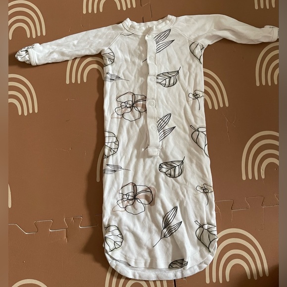 Bundle of 4 goumi kids sleep gowns 3-6m - Picture 2 of 4